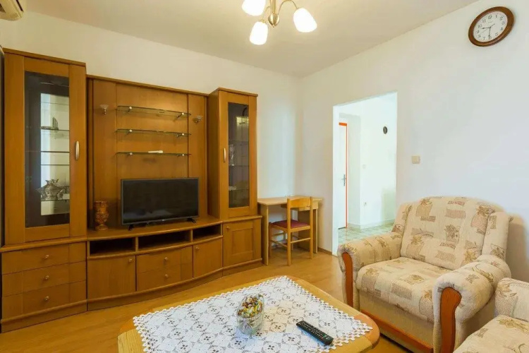 Anika Apartment