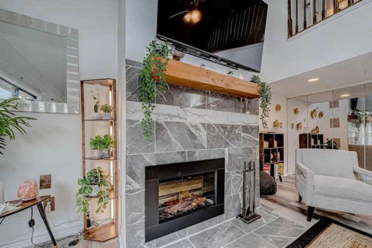 Upscale 1BR Condo in Med Center