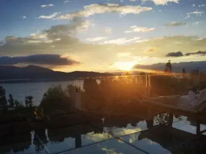 Luoluo Wuchen Lake View Inn