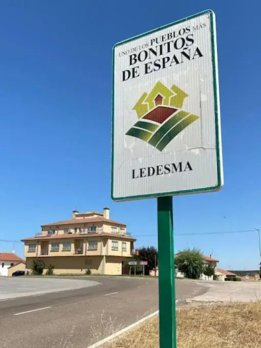 -. Villa Nena .-