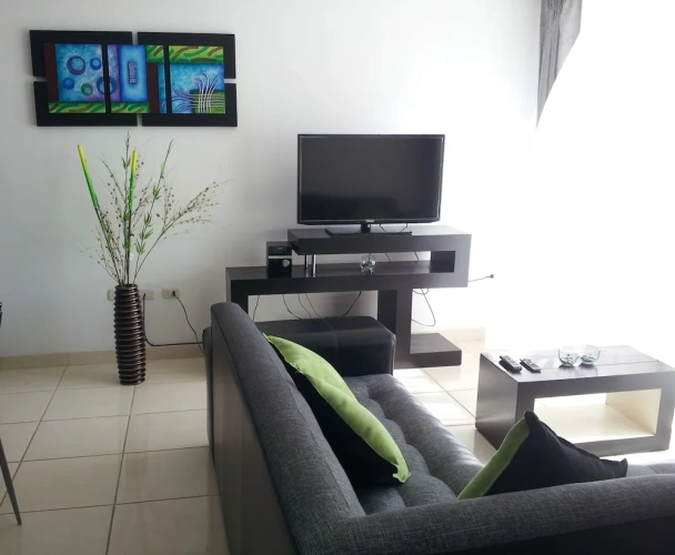Standard Sextuple Family room