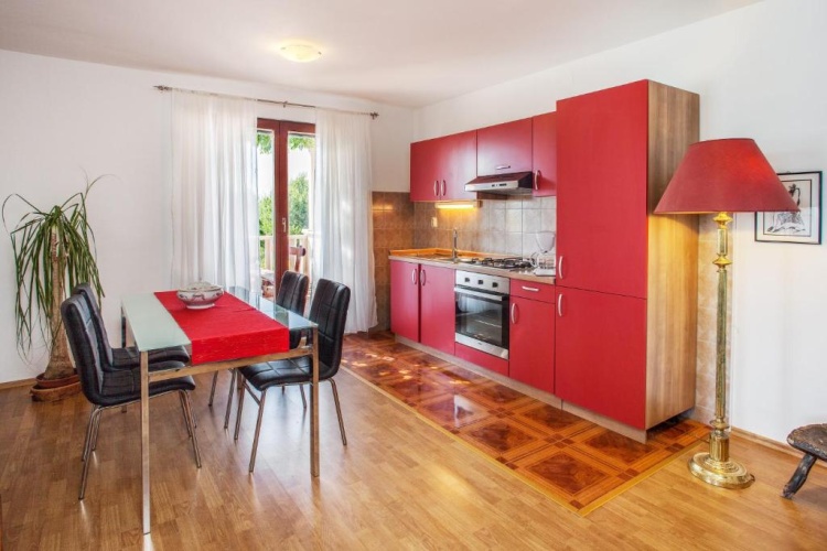 2 Bedrooms Apartment with garden view
