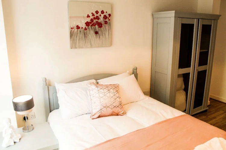 3 Bedrooms Apartment