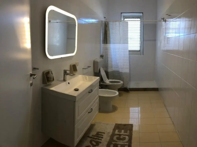 3 Bedrooms Apartment with garden view