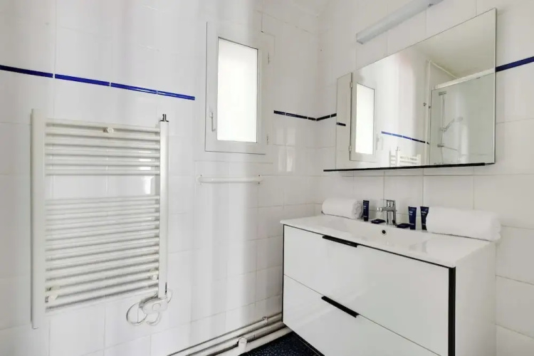Bright Apartment - 2br-4p - Belleville