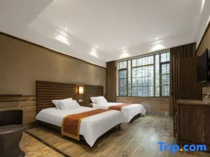2 Bedrooms Villa