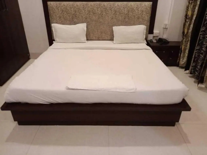 Oyo 93022 Krishna Stay In
