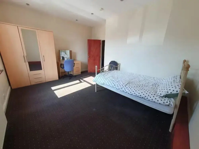 Bradford 2-bedroom Home - Sleeps 4 - Free Parking