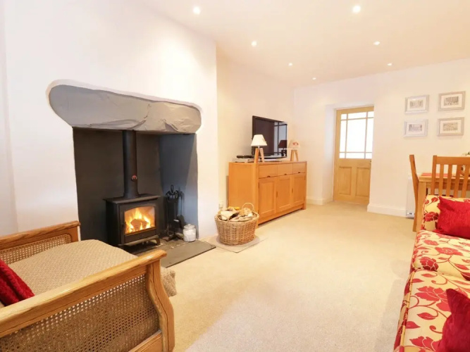19 Cwmorthin Road