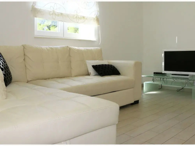 Chic Apartment in Primosten With Pool