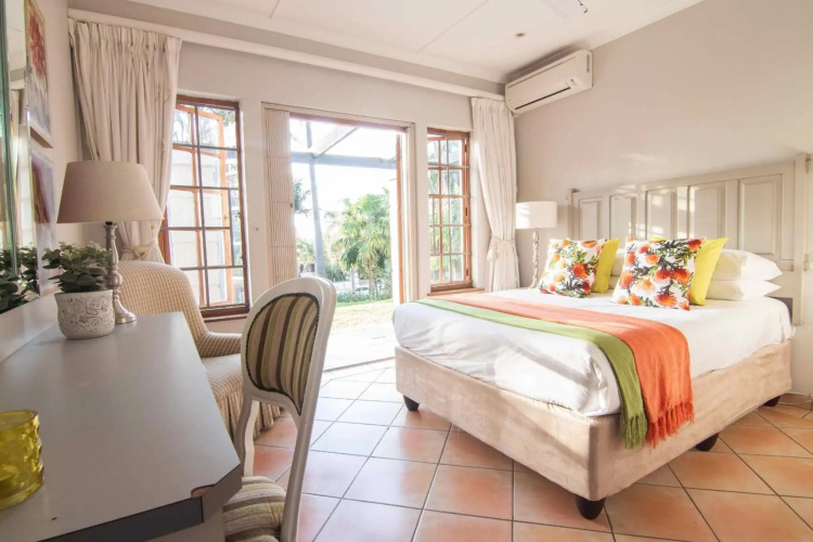 15 Oyster Crescent