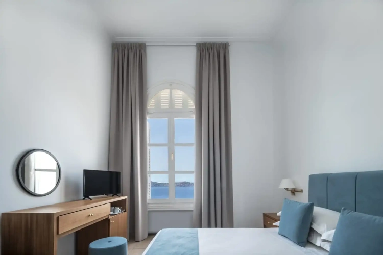 Classic Twin room with mountain view