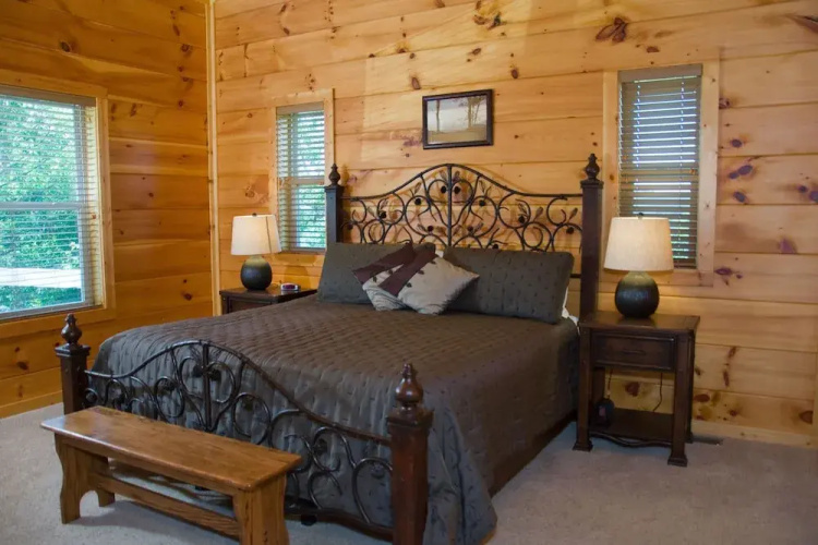 PARADISE FOUND - 3 Br Cabin