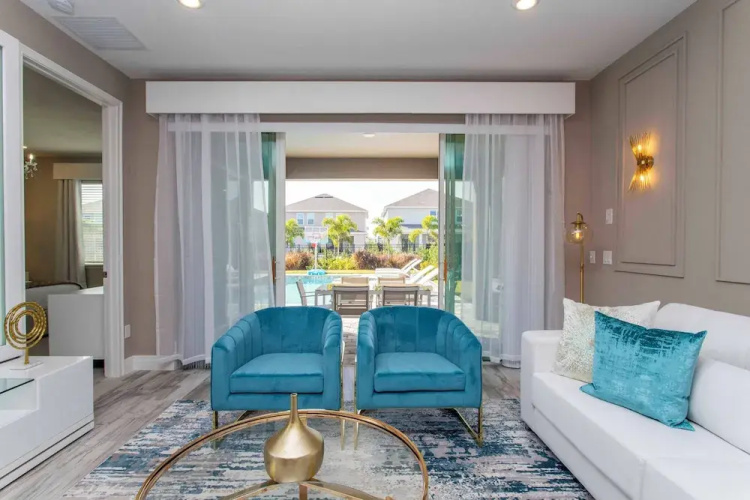 Family Escape With Private Pool & Themed Rooms
