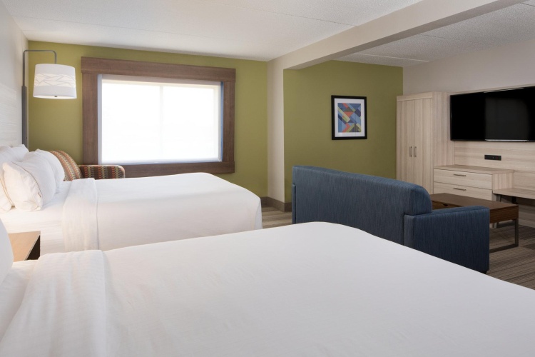 Quadruple Suite