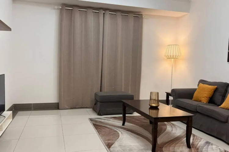 ONE Comfortable 2BR Apartment near Airport