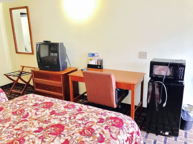 Greystone Motel