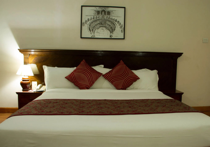 Pokhara Grande
