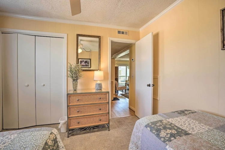 2 Bedrooms Apartment