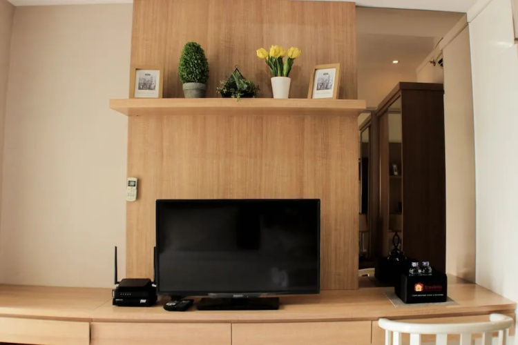 Comfort Studio At Oasis Cikarang Apartment