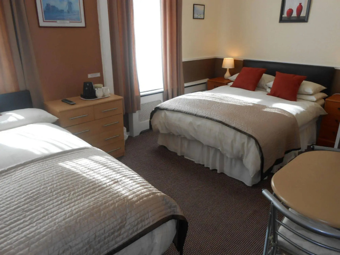 Shirley Heights Hotel