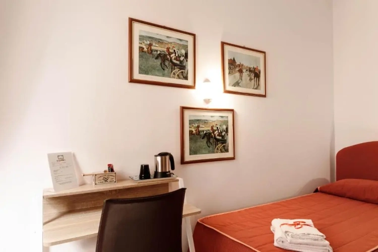 Standard Triple room