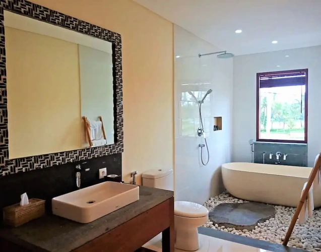 Deluxe Double Suite with garden view