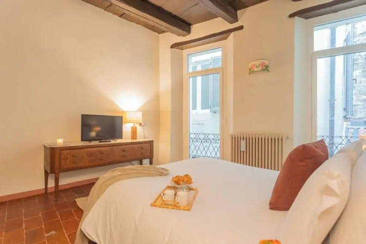 Pantero Apartment by Rent all Como