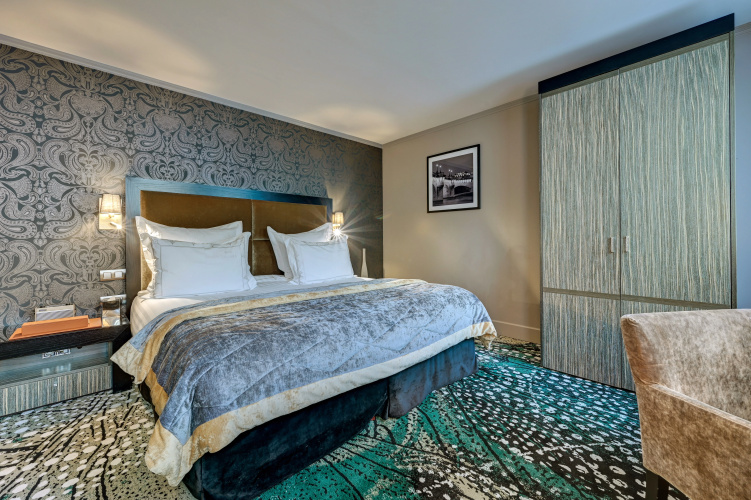 The One Alma Paris