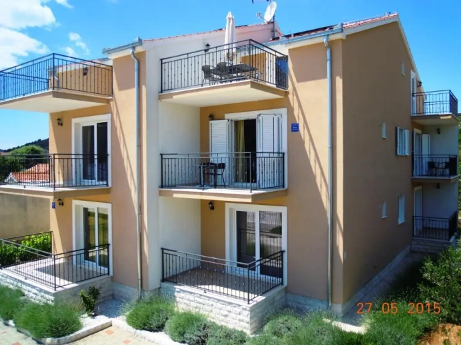 1 Bedroom Apartment with balcony