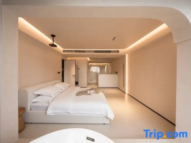 1 Bedroom Double Suite with partial sea view