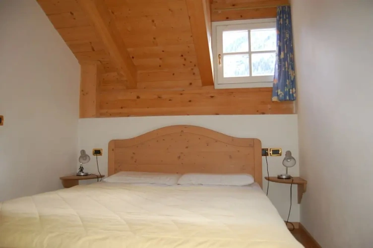 3 Bedrooms Attic Apartment