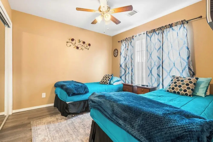 Stunning Water View Pet Friendly, Indoor Pool
