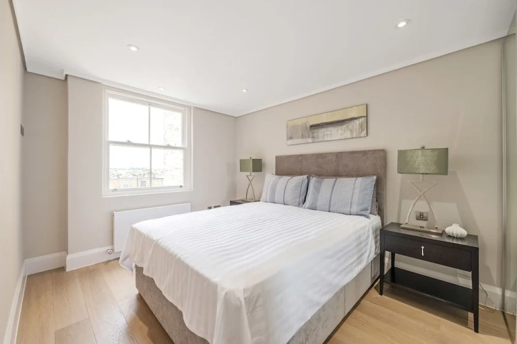 2 Bedrooms Luxury Apartment with garden view