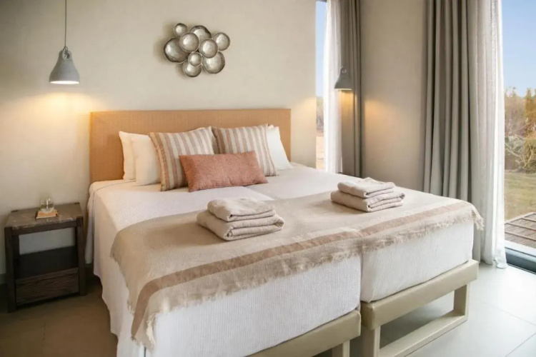 Lora Pearl Luxury Villa By Louis Hotels