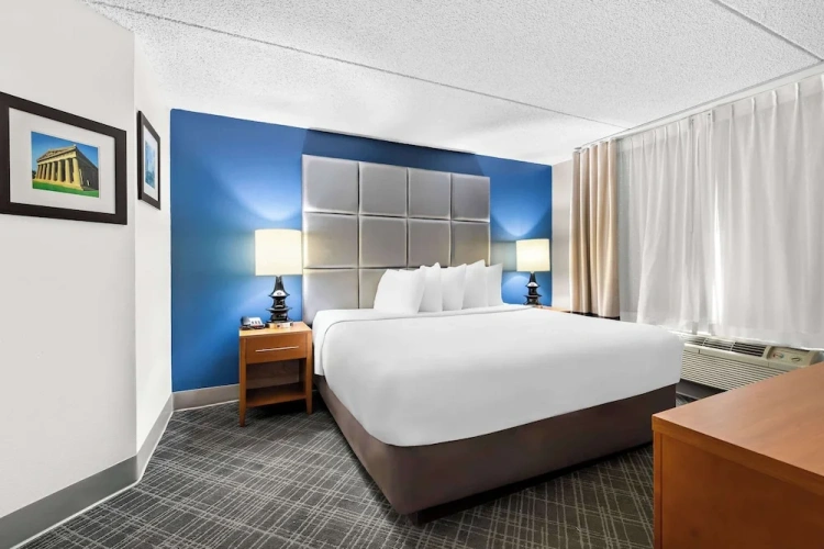 Double Suite with pool view