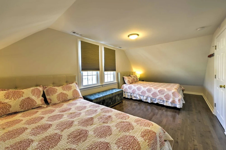 Charming Wildwood Hideaway w/ Private Pool & Deck!