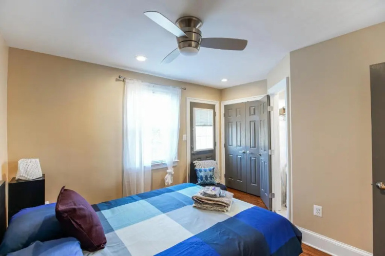 Luxurious DC Townhome ideal for Large Families plus Free Parking
