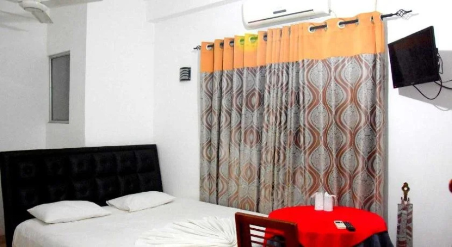 Happy Leoni Hotel