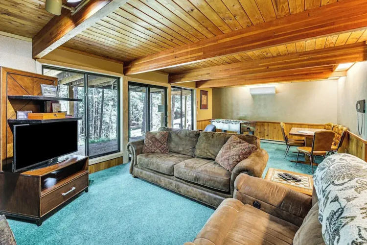 Modern Black Hills Cabin w/ Loft & Wraparound Deck