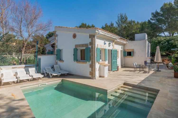 3 Bedrooms Villa