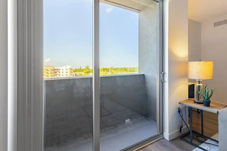 Landing Apartments - Pompano Beach