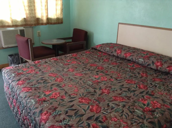 New Sea Breeze Motel