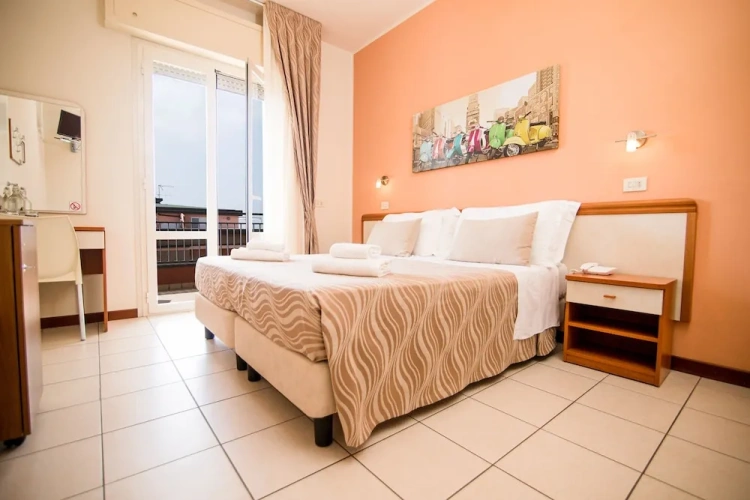 Standard Triple room with balcony