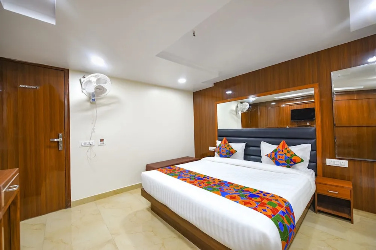 Fabhotel Mona International
