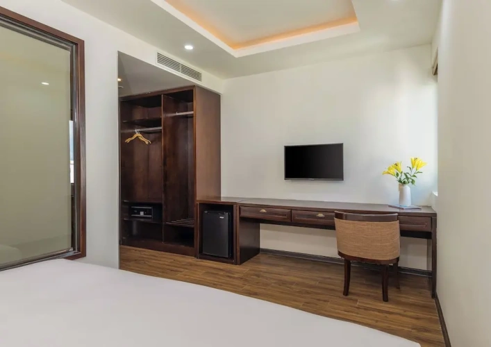 Deluxe Double room with city view