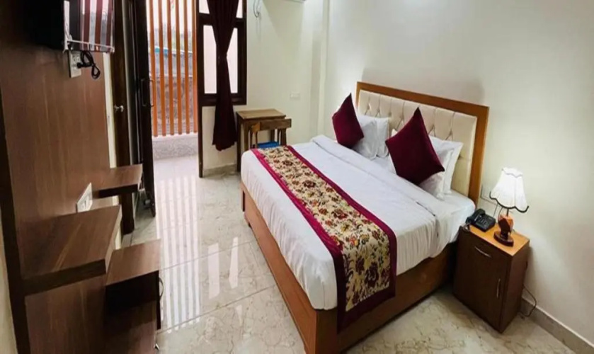 FabHotel Corporate Town