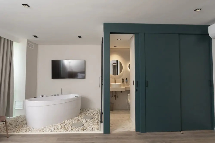 1616 Hotel
