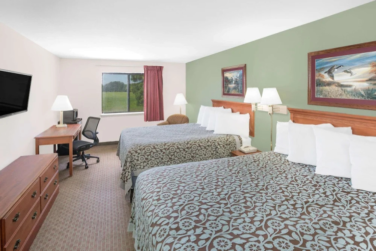 Days Inn & Suites Brinkley