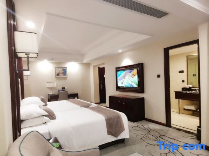 Standard Triple Family room